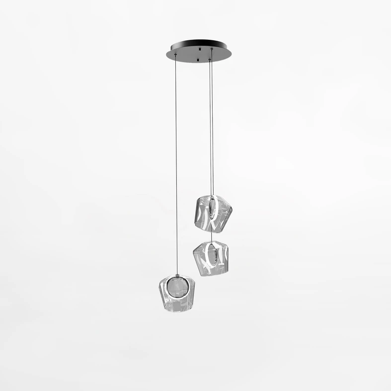 Lampa posiada wbudowany w oprawę LED o mocy 3x6W i łącznym strumieniu świetlnym 402 lumeny.