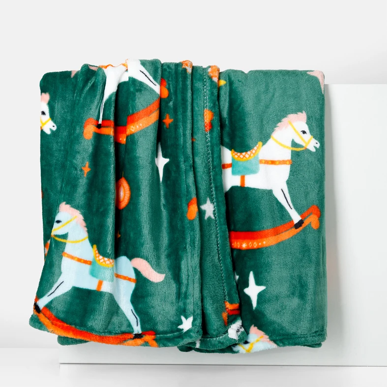 Vánoční deka s koníky zelená CODIE 130x160 cm