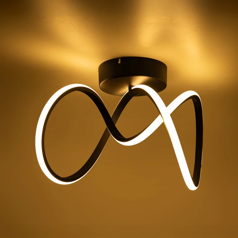 Czarne, matowe wykończenie lampy CLINT oraz wbudowany w oprawę LED budują wrażenie, które połączysz z koncepcją wnętrza o prostej, funkcjonalnej stylistyce.