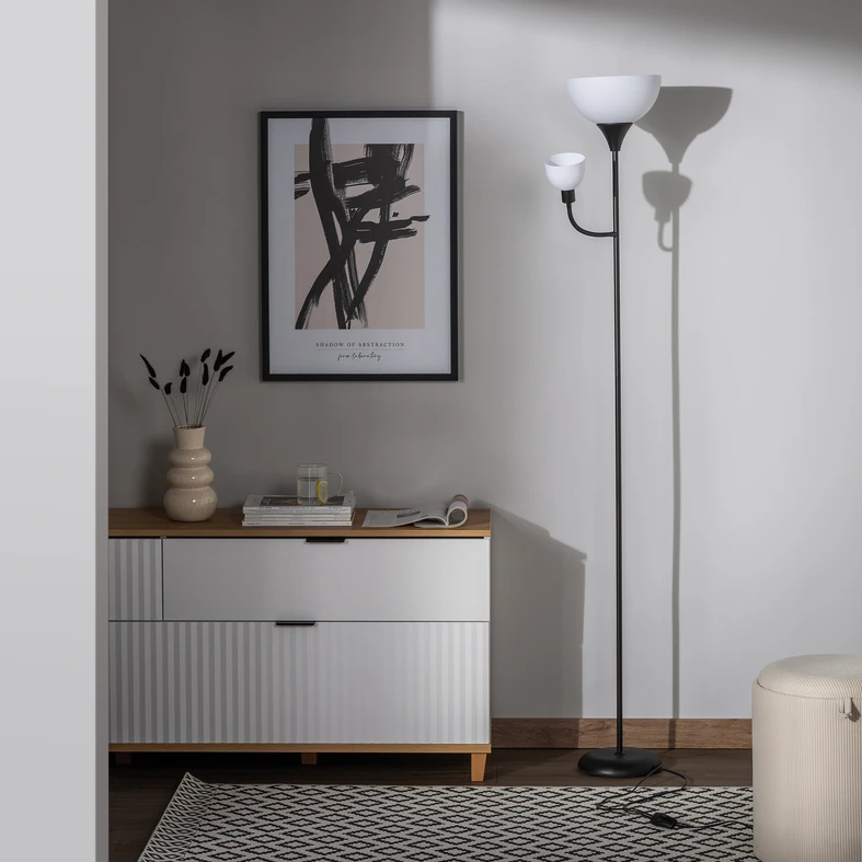 Stojací lampa černá PESO