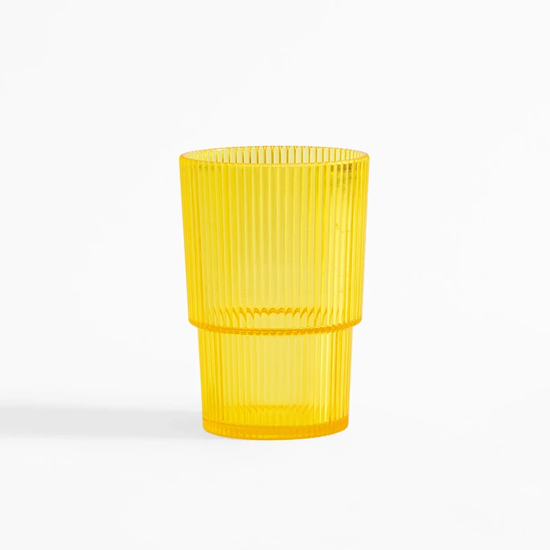 Plastikowy kubek na zimne napoje