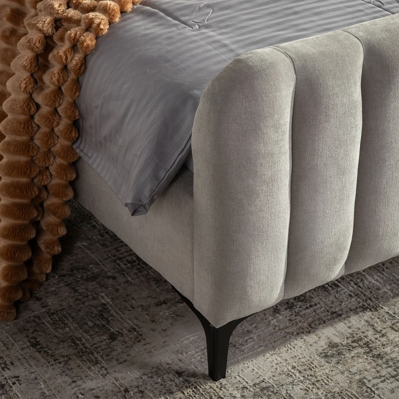 Čalouněná postel v popelavém odstínu KELLY 160x200 cm