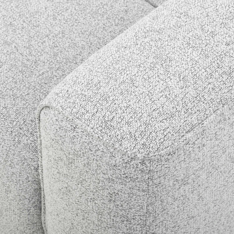 Po rozłożeniu BIANCO O zyskujesz wygodne miejsce do snu o wymiarach 200×135 cm.