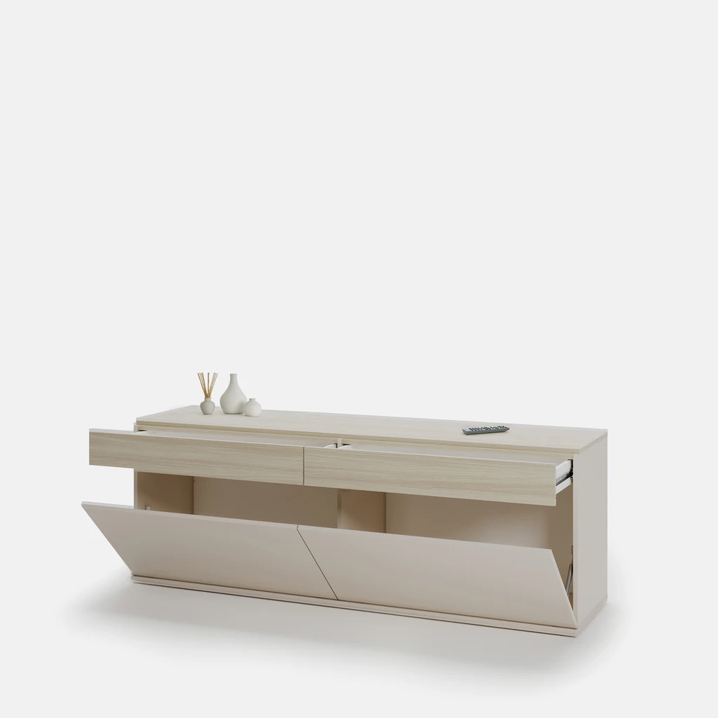 Otwarte szafki z widocznym wnętrzem z drobnymi przedmiotami na blacie